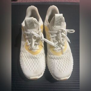 Adidas Womens Alphabounce BW1226 Ivory White Running Shoes Sneakers Size 7.5